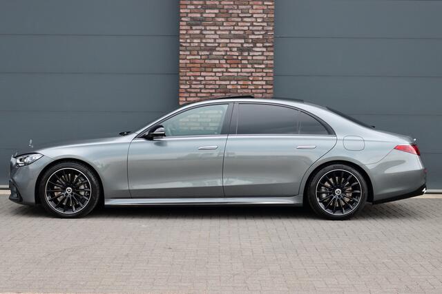 Mercedes-Benz S-KLASSE 580 e 4MATIC Lang AMG Line Aut9 | Airmatic | Carbon | Chauffeurspakket | Achterasbesturing | Augmented HUD | Distronic+ | Burmester | Exclusief Nappa Leder | 3D-Display | Vlakkenverwarming | Zonweringspakket |