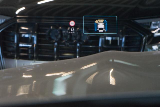 Mercedes-Benz SL-KLASSE Roadster 63 AMG 4Matic+ / Air Scarf/ Virtual Cockpit Plus/ Burmester 3D/ Vierwielbesturing/ Sportonderstel Plus/ 430kW (585PK)