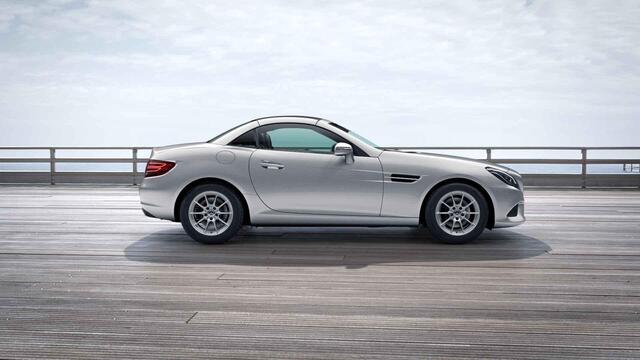 Mercedes-Benz SLC-KLASSE 180 | Nekverwarming | Stoelverwarming | Navigatie | Nappaleder | LED Koplampen | Parkeerpakket |