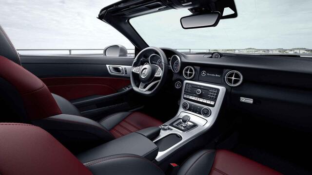 Mercedes-Benz SLC-KLASSE 180 | Nekverwarming | Stoelverwarming | Navigatie | Nappaleder | LED Koplampen | Parkeerpakket |