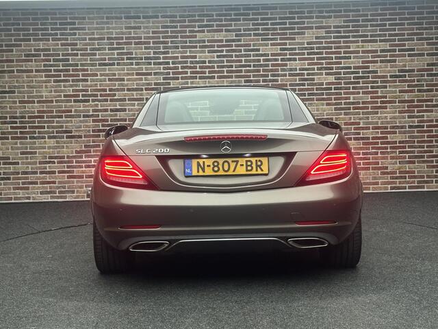Mercedes-Benz SLC-KLASSE 200 RedArt Edition