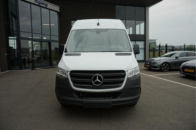 Mercedes-Benz SPRINTER 317 CDI L2 H2 9G-TRONIC / MBUX / Camera / Parkeersensoren / Navigatie / Cruise control / Airco / 270 Graden achterdeuren