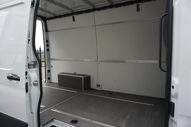 Mercedes-Benz SPRINTER 317 CDI L2 H2 9G-TRONIC / MBUX / Camera / Parkeersensoren / Navigatie / Cruise control / Airco / 270 Graden achterdeuren