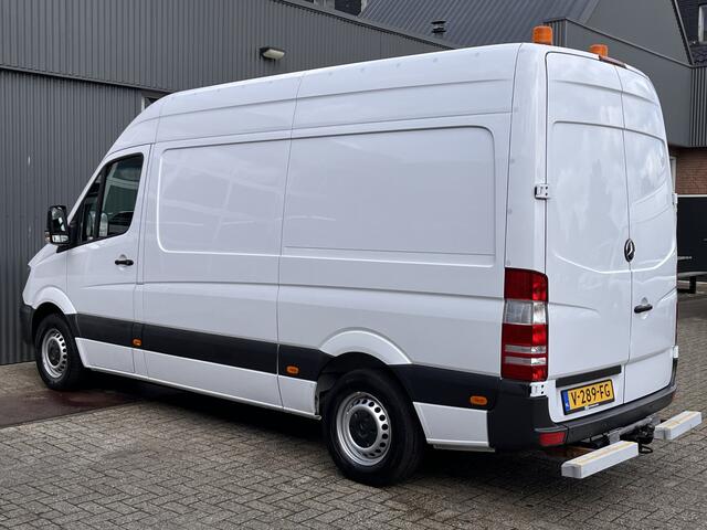 Mercedes-Benz SPRINTER 316 2.2 CDI 366 Werkplaats inrichting Servicewagen Servicemonteur Airco Trekhaak 2800kg Cruise control Draaistoel Kastinrichting 1e Eigenaar Euro 6 Bpm vrij voor particulier gebruik!