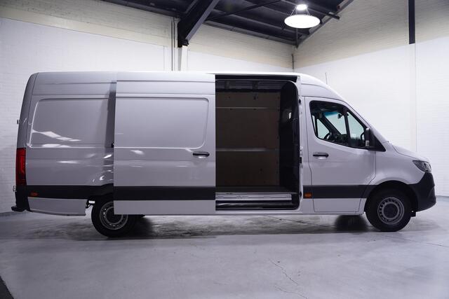 Mercedes-Benz SPRINTER 315 CDI 150 pk L3H2 Airco, Camera, DAB+ Cruise Control, Laadruimte Pakket, Opstap achter, 3-Zits