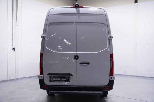 Mercedes-Benz SPRINTER 315 CDI 150 pk L3H2 Airco, Camera, DAB+ Cruise Control, Laadruimte Pakket, Opstap achter, 3-Zits