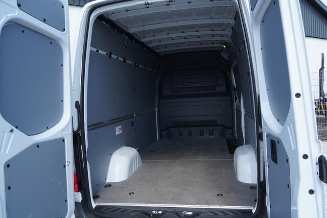 Mercedes-Benz SPRINTER 319 CDI L2H2 Camera, trekhaak, cruise control, navigatie