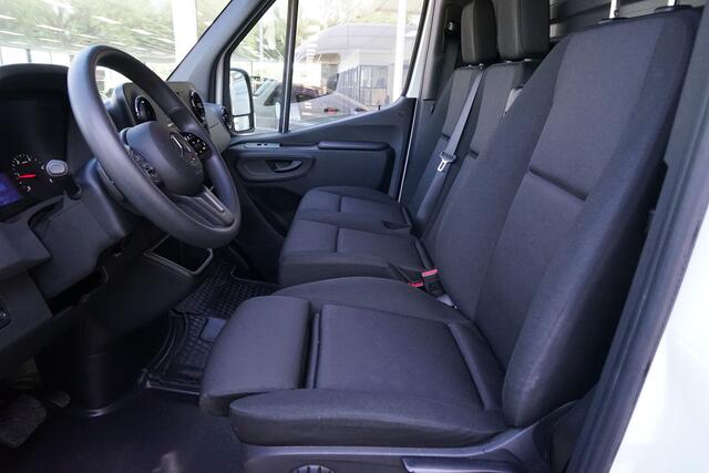 Mercedes-Benz SPRINTER 319 CDI L2H2 Camera, trekhaak, cruise control, navigatie
