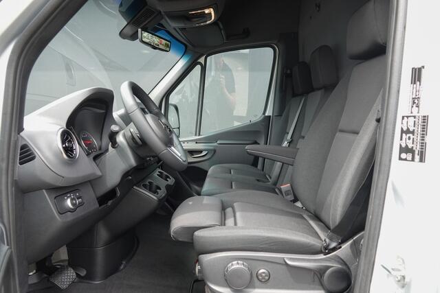 Mercedes-Benz SPRINTER L2H2 319Cdi 190Pk 9G-Tronic | 2x Deur | 3.500kg. trekgewicht | RWD | Iridium Zilver