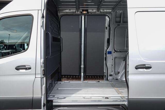 Mercedes-Benz SPRINTER L2H2 319Cdi 190Pk 9G-Tronic | 2x Deur | 3.500kg. trekgewicht | RWD | Iridium Zilver