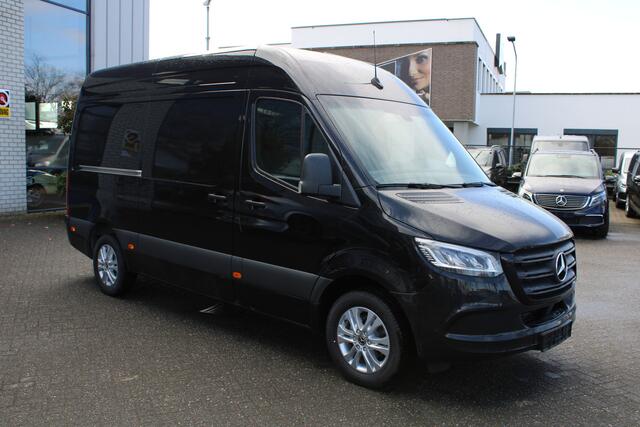 Mercedes-Benz SPRINTER 317 CDI L2H2 3500kg trekhaak, LED, MBUX met parkeerpakket en camera, Etc.