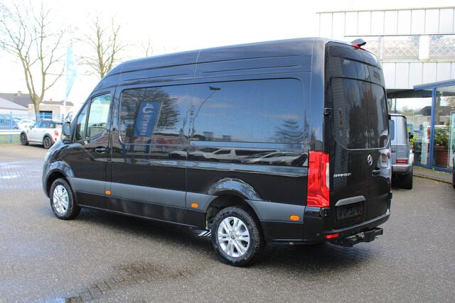 Mercedes-Benz SPRINTER 317 CDI L2H2 3500kg trekhaak, LED, MBUX met parkeerpakket en camera, Etc.