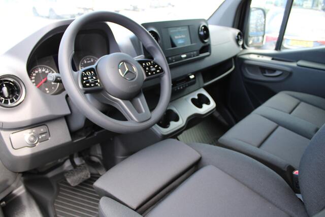 Mercedes-Benz SPRINTER 317 CDI L2H2 3500kg trekhaak, LED, MBUX met parkeerpakket en camera, Etc.
