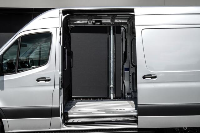 Mercedes-Benz SPRINTER L2H2 319Cdi 190Pk 9G-Tronic | 2x Deur | 3.500kg. trekgewicht | RWD | Iridium Zilver