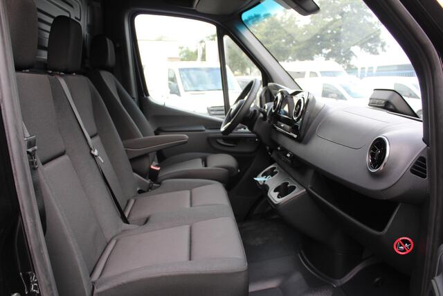 Mercedes-Benz SPRINTER 319 CDI L2H2 3500 KG trekhaak, LED, MBUX met Apple Carplay / Android Auto