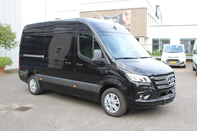Mercedes-Benz SPRINTER 319 CDI L2H2 3500 KG trekhaak, LED, MBUX met Apple Carplay / Android Auto