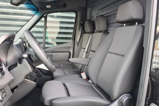 Mercedes-Benz SPRINTER 317 CDI L2H2 Pro 2x schuifdeur - LED - 3500 kg trekhaak