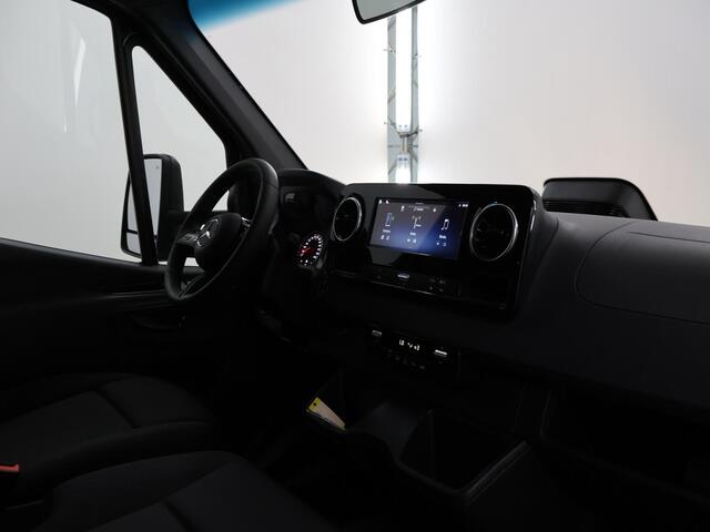 Mercedes-Benz SPRINTER 317 CDI Chassis L3 RWD PRO