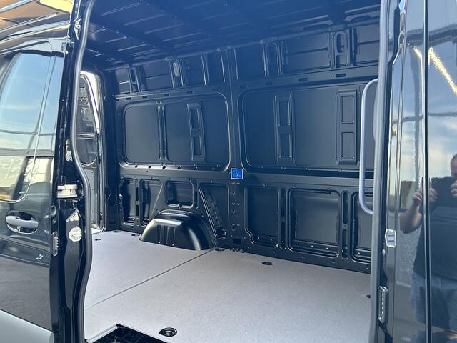 Mercedes-Benz SPRINTER 317 CDI L2 H2 Pro 3500KG Trekhaak / LED / MBUX / Camera / Carplay navigatie / Cruise control / Airco