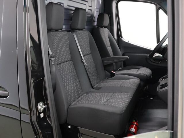 Mercedes-Benz SPRINTER 319 CDI L2 H2 | Aut. | 3500 KG Trekhaak | Keyless Go | Parkeercamera | Bluetooth | Airco | 3-zits | Led Koplampen | Certified |