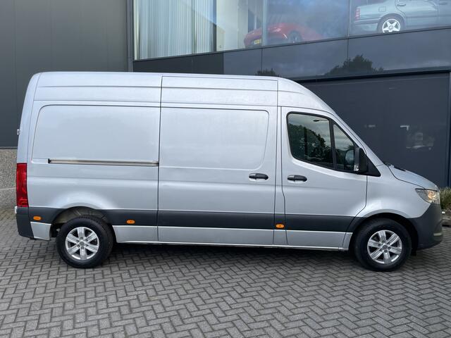 Mercedes-Benz SPRINTER 314 2.2 CDI L2H2 DC Automaat 2 zitpl.RV - Zijschuifd.R - Laadvloer - Tussenschot.V - Zijwind Ass. - Vermoeidh.herkenning Clim.control - Cruise control - Apple CP/AA - Radio/USB/AUX/DAB/TEL - MF-Stuurwiel - LMV - Trekhaak - CD+AB - Keyless E+S - Ramen E-VZ