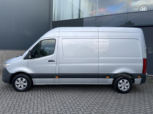 Mercedes-Benz SPRINTER 314 2.2 CDI L2H2 DC Automaat 2 zitpl.RV - Zijschuifd.R - Laadvloer - Tussenschot.V - Zijwind Ass. - Vermoeidh.herkenning Clim.control - Cruise control - Apple CP/AA - Radio/USB/AUX/DAB/TEL - MF-Stuurwiel - LMV - Trekhaak - CD+AB - Keyless E+S - Ramen E-VZ