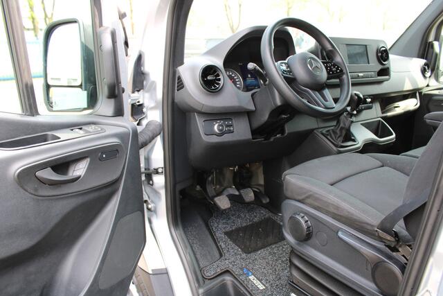 Mercedes-Benz SPRINTER 317 CDI L2H2 RWD MBUX met navigatie 360 graden camera en parkeersensoren, Geveerde stoel, Etc.