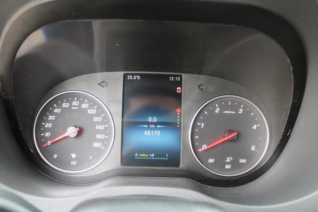 Mercedes-Benz SPRINTER 317 CDI L2H2 RWD MBUX met navigatie 360 graden camera en parkeersensoren, Geveerde stoel, Etc.