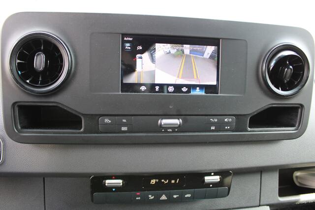 Mercedes-Benz SPRINTER 317 CDI L2H2 RWD MBUX met navigatie 360 graden camera en parkeersensoren, Geveerde stoel, Etc.