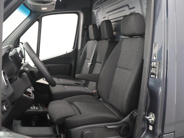 Mercedes-Benz SPRINTER 317 CDI L2 H2 | Aut. | MBUX | Parkeercamera | LM Velgen | 3-zits | Spiegelpakket | NIEUW |