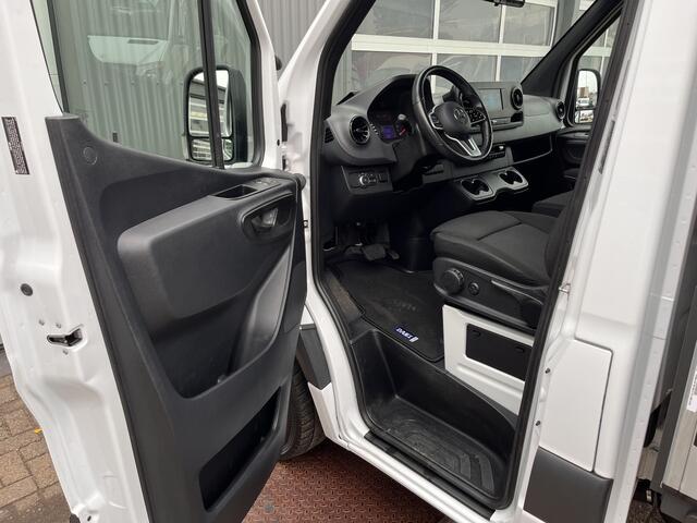 Mercedes-Benz SPRINTER 317CDI RWD Airco Cruise control Trekhaak 3500kg trekgewicht Automaat 3-persoons Stuurwielbediening Telefoonverbinding Open laadbak Pick-up p-up Bakwagen 1e eigenaar Euro 6