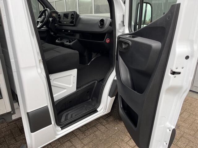 Mercedes-Benz SPRINTER 317CDI RWD Airco Cruise control Trekhaak 3500kg trekgewicht Automaat 3-persoons Stuurwielbediening Telefoonverbinding Open laadbak Pick-up p-up Bakwagen 1e eigenaar Euro 6