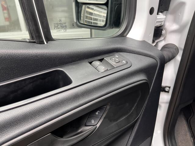 Mercedes-Benz SPRINTER 317CDI RWD Airco Cruise control Trekhaak 3500kg trekgewicht Automaat 3-persoons Stuurwielbediening Telefoonverbinding Open laadbak Pick-up p-up Bakwagen 1e eigenaar Euro 6