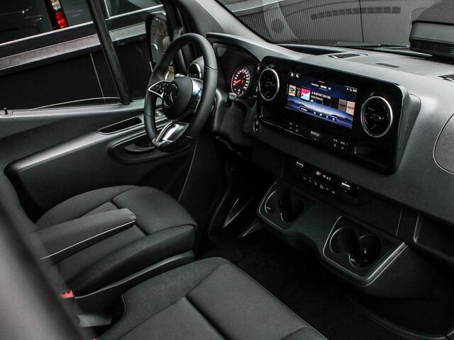 Mercedes-Benz SPRINTER 319 CDI 190PK Automaat L2H2 Pro | FACELIFT | DISTRONIC | MBUX 10,25 INCH | 2X SCHUIFDEUR | 3500KG TREKGEWICHT |
