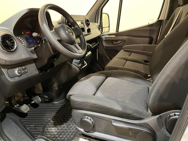 Mercedes-Benz SPRINTER 315 CDI L2 RWD DC Dubbel Cabine Open Laadbak / Euro 6 / Trekhaak 3500 KG / Airco / 10.900 KM !!