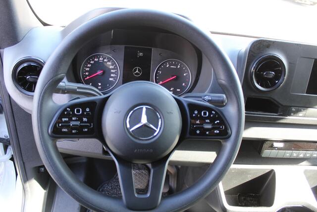 Mercedes-Benz SPRINTER 317 CDI L2H2 3500kg trekhaak, MBUX met parkeerpakket en camera