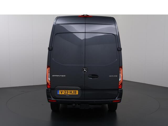 Mercedes-Benz SPRINTER 317 CDI L2 H2 | Aut. | MBUX | Parkeercamera | LM Velgen | 3-zits | Spiegelpakket | NIEUW |