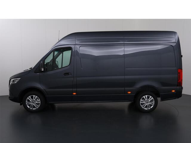 Mercedes-Benz SPRINTER 317 CDI L2 H2 | Aut. | MBUX | Parkeercamera | LM Velgen | 3-zits | Spiegelpakket | NIEUW |