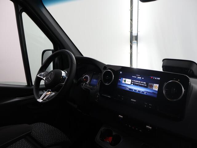 Mercedes-Benz SPRINTER 317 CDI L2 H2 | Aut. | MBUX | Parkeercamera | LM Velgen | 3-zits | Spiegelpakket | NIEUW |