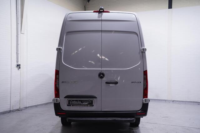 Mercedes-Benz SPRINTER 317 CDI 170 pk L3H2 Airco, Audio MBux DAB+ Cruise Control, Apple Carplay, 270 Graden Deuren, Opstap achter, 3-Zits
