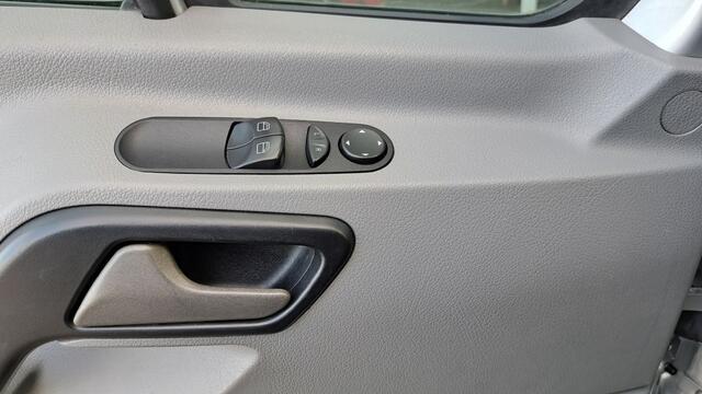 Mercedes-Benz SPRINTER Sprinter 314 CDI L2H2 automaat Camera Bijrijdersbank Airco 3.5 t