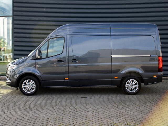 Mercedes-Benz SPRINTER 319 1.9 CDI L2H2 Pro 190 PK Automaat Dubbele schuifdeur, 3.500 kg trekgewicht, Distronic, LED koplampen, lichtmetalen velgen, geveerde stoel, achteruitrijcamera, inklapbare spiegels, stoelverwarming