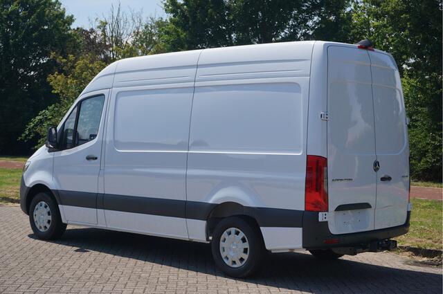 Mercedes-Benz SPRINTER 317CDI Pro L2H2 10.25" Mbux Navi, Cam, Gev. Stoel, 3.5T Trekhaak, LED!! NR. R396**