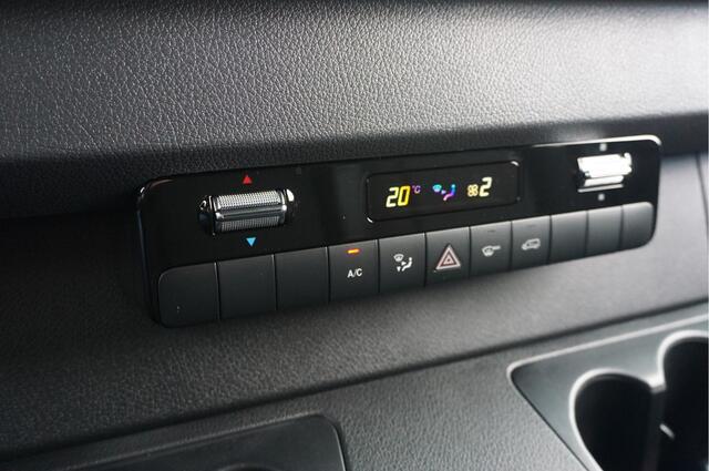 Mercedes-Benz SPRINTER 319CDI Select L2H2 10.25" Mbux, ACC, LED, 3.5T Trekhaak, 17" LM, 2x schuifdeur!! NR. 403