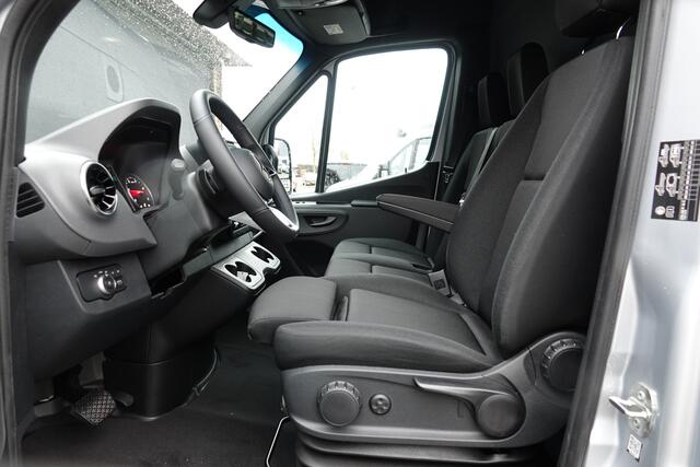 Mercedes-Benz SPRINTER L2H2 319Cdi 190Pk 9G-tronic | RWD | Dubbele schuifdeur | 3.500Kg trekgewicht | Hightech Zilver