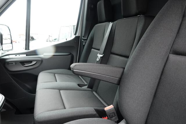 Mercedes-Benz SPRINTER L2H2 319Cdi 190Pk 9G-tronic | RWD | Dubbele schuifdeur | 3.500Kg trekgewicht | Hightech Zilver