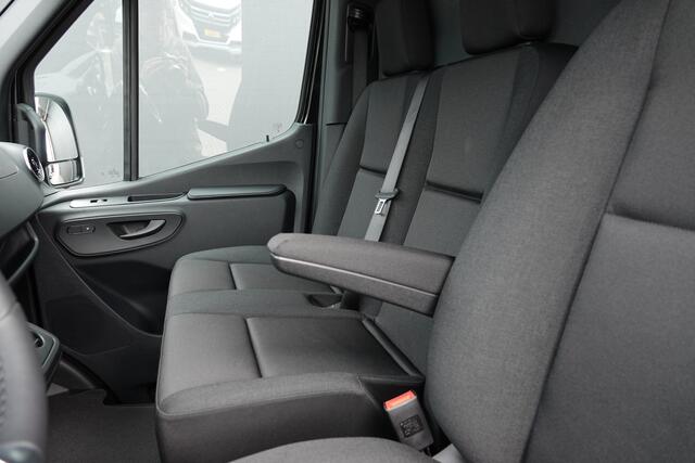 Mercedes-Benz SPRINTER L2H2 319Cdi 190Pk 9G-tronic | RWD | Dubbele schuifdeur | 3.500Kg trekgewicht Obsidian Black Nr. 2