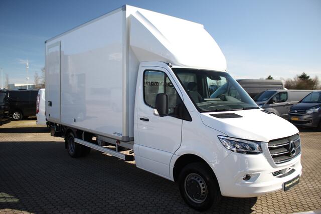Mercedes-Benz SPRINTER 519 1.9CDI 190pk Automaat | Navi Mbux10 | Geveerde stoel | DHollandia Laadklep 1000kg | Bakhoogte 2.3m | Zijdeur | Lease 1.201,- p/m