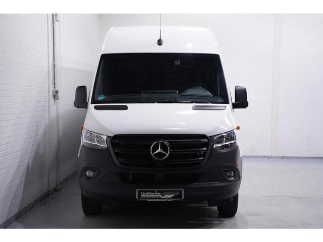 Mercedes-Benz SPRINTER 315 CDI 150 pk L3H2 Navi v.a. 399,- p/mnd 360 Camera, Cruise control, PDC V+A, Opstap achter, 3-Zits