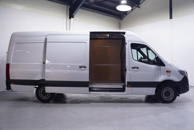 Mercedes-Benz SPRINTER 315 CDI 150 pk L3H2 Navi v.a. 399,- p/mnd 360 Camera, Cruise control, PDC V+A, Opstap achter, 3-Zits